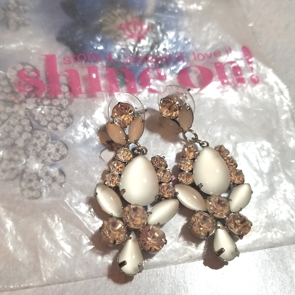 NEW Premier Designs Crystal & Moonglow Glam Earrings - Picture 2 of 6